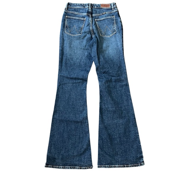 Wrangler Women’s High Rise Fierce Flare Jeans 6 28 NWT - Picture 3 of 7